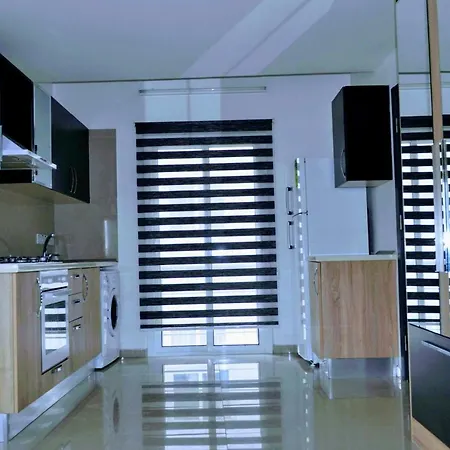 Appartement Modern 2 Bedroom Flat With Rooftop Pool And Walking Distance To Tourist Port