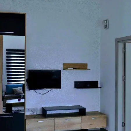 Modern 2 Bedroom Flat With Rooftop Pool And Walking Distance To Tourist Port Girne