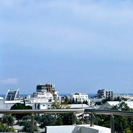 Modern 2 Bedroom Flat With Rooftop Pool And Walking Distance To Tourist Port Girne